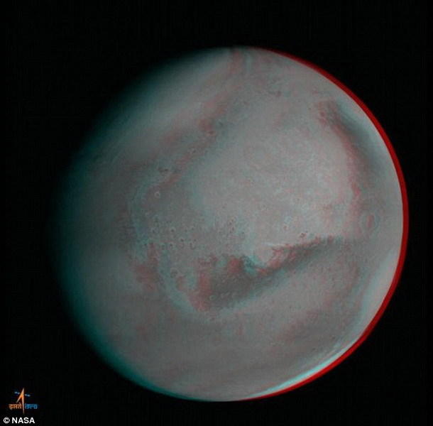 印度火星探测器拍摄到火星上空酝酿风暴 图_0
