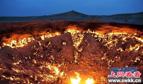 土库曼斯坦火焰坑 土库曼斯坦的地狱之门图片_0