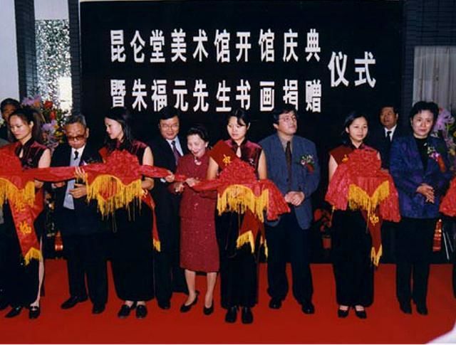 一位日本华人，为中国捐献300多幅古画，临终遗言感动国人！