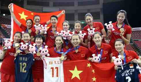 中国女排12年再得世界冠军 众星激动庆贺