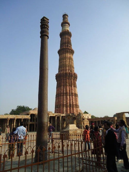 印度神秘的定海神针“德里铁柱”千年不倒 为纪