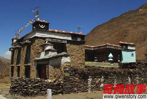 西藏见闻-为什么西藏的这些屋顶是平的-