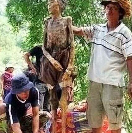 印尼部落魔法仪式：尸体竟可以自己走到坟墓