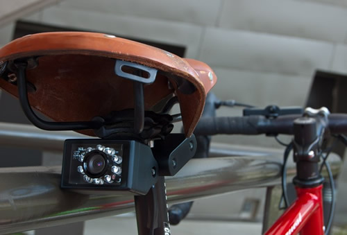 Owl 360 自行车的第三只眼 是一个微型后视摄像头和监控系统