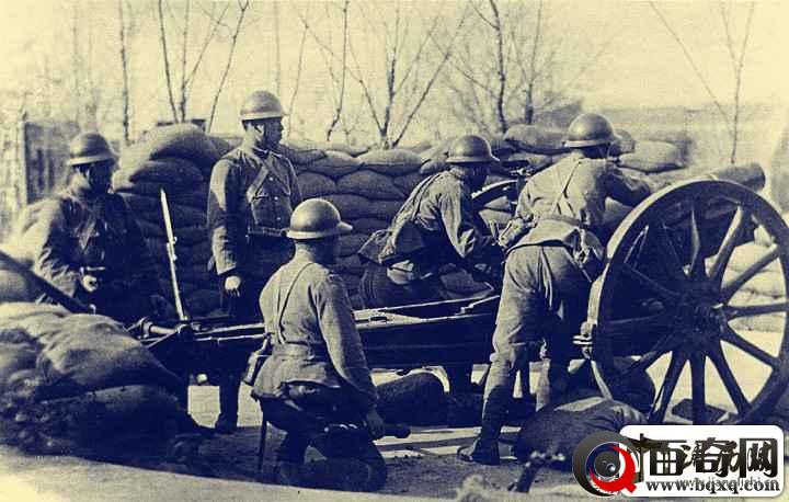 老照片记录1937年日军占领天津，气焰嚣张