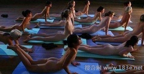 不怕羞！美国裸体瑜珈正夯 尽情享受无拘无束的乐趣