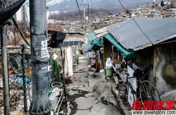 韩国首都的贫民窟-隐藏在高楼大厦下面 恶臭难闻