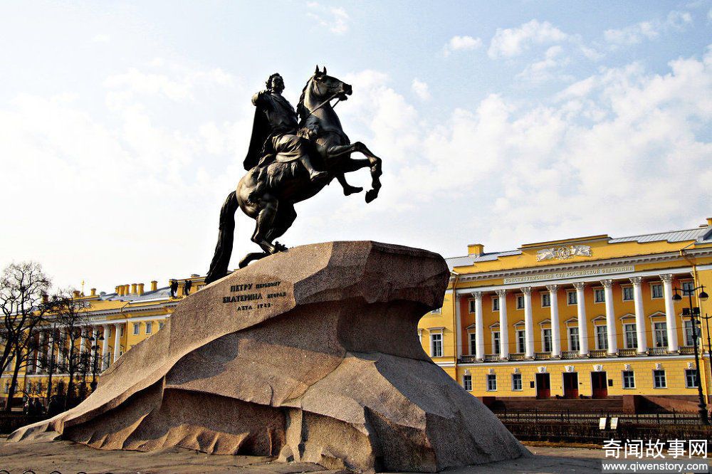 圣彼得堡是俄罗斯第二大城市，被誉为“北方威尼斯”