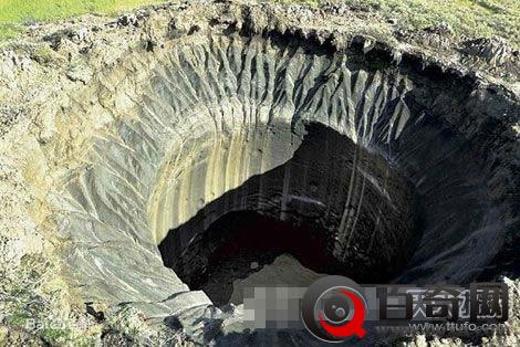 西伯利亚巨坑成因之谜：猜测或爆炸所致