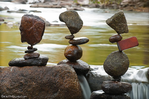 “平衡岩石雕塑”如此惊人的雕塑状态