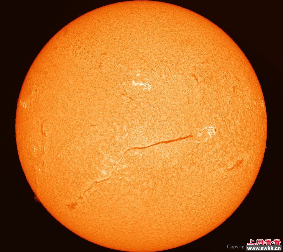 形似索伦之眼：太阳出现史上最长暗条 图