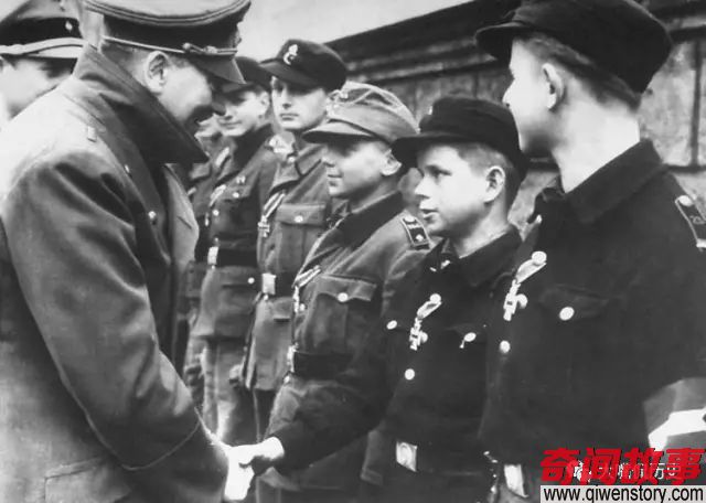 狂热的纳粹娃娃兵：被洗脑的希特勒青年团，不过是希特勒的工具