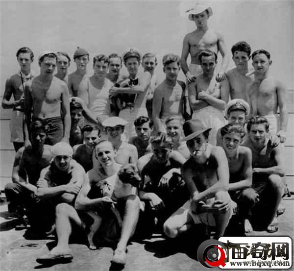 罕见老照片：渡江战役前英国舰队驶入长江，解放军予以痛击
