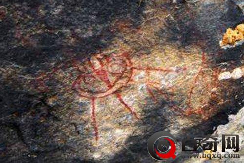 发现神秘洞穴壁画 或是万年前外星人遗迹