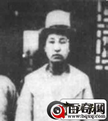 蒙疆抗日第一人，中国第一个女司令，中将军衔。