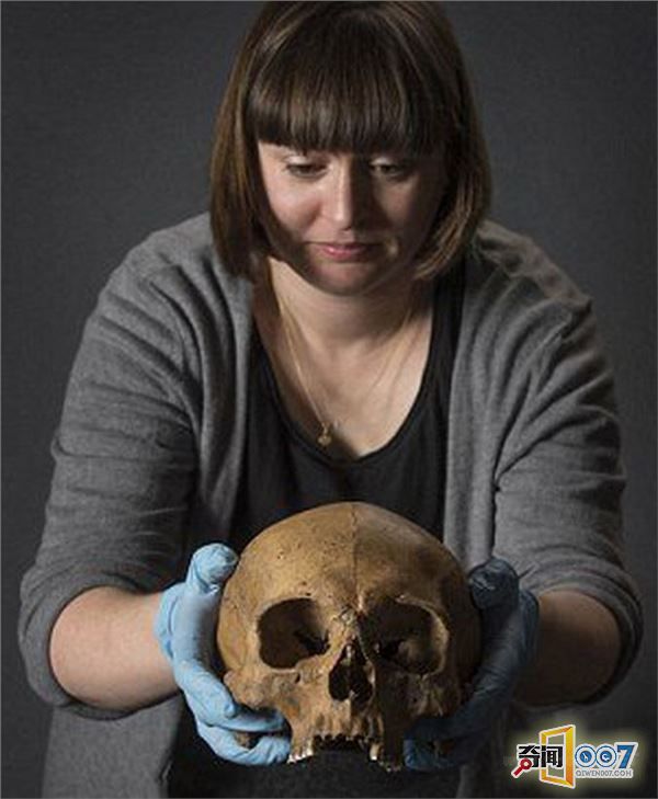 英国考古学家近日发表惊人发现，伦敦出土2000年前中国人骸骨 疑为奴隶_0