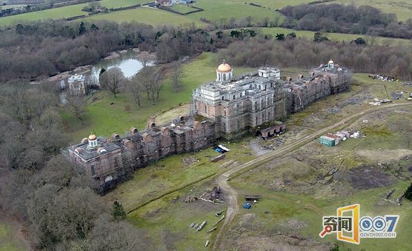 英国这座宫殿修了31年还未完工 被称作鬼屋!