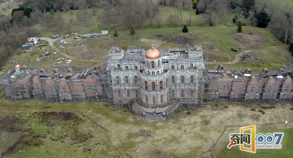 英国这座宫殿修了31年还未完工 被称作鬼屋!