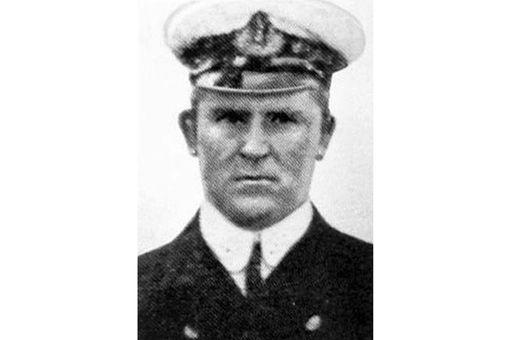 泰坦尼克号唯一存活的副船长,保留了半个多世纪的秘密到底是什么-