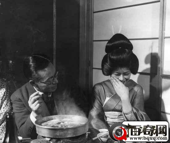 二战期间罕见日本艺妓服侍西方军人真实全过程