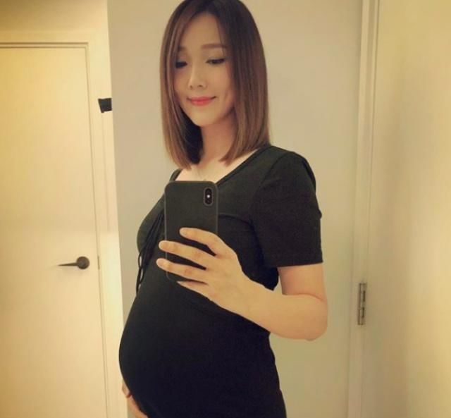 李亚男晒8个月孕肚，王祖蓝看过4D照片后，嫌弃自己基因太强大！