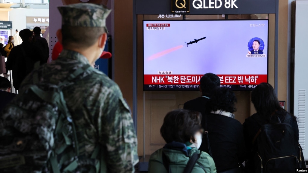 朝鲜狂射10枚导弹 韩国当局拉响防空警报