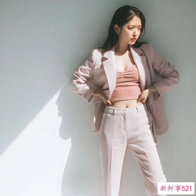 每个日本球员，都有一个美艳的女优太太