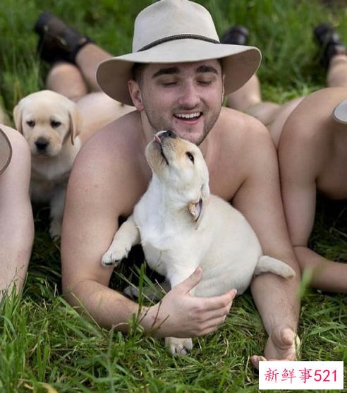 澳洲兽医学生为慈善全裸拍摄2023年裸体日历