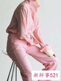 50岁女人能穿粉色外套