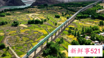 拉林铁路建成通车，复兴号首次开进西藏