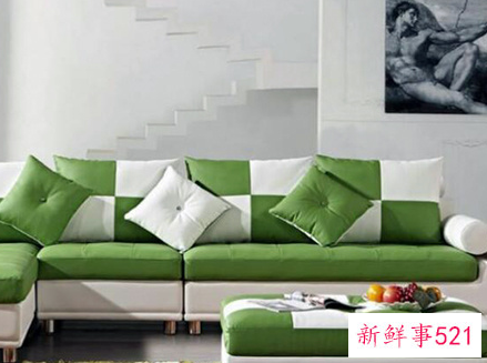 白墙搭配什么颜色的沙发