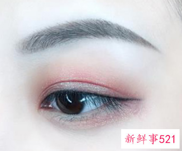枫叶眼妆画法