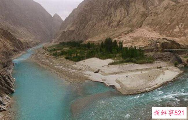 叶尔羌河的源头在哪里？是新疆的一条重要河流 水量很大