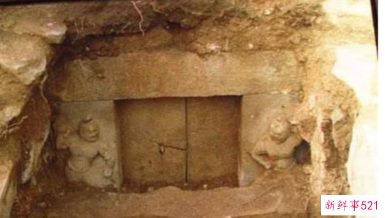 山西千年古寺挖出一口金棺，山西千年古寺意外发现金棺