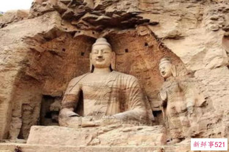龙门石窟展现了北魏晚期至唐代的佛教造型艺术，北魏宣武帝石雕