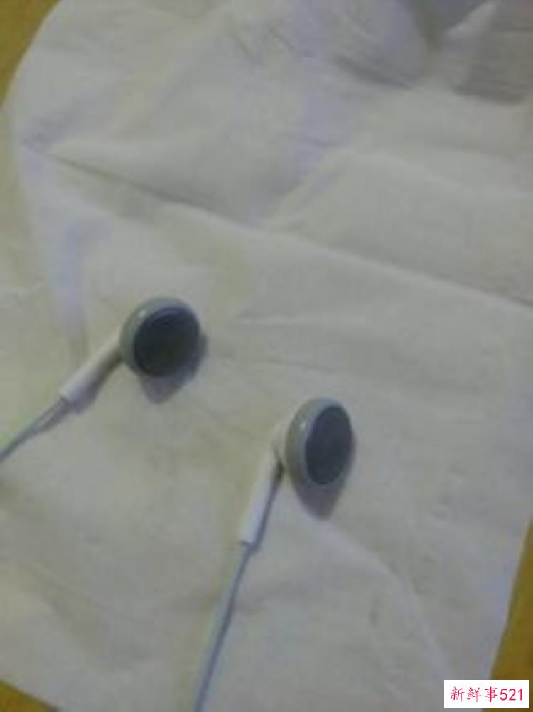耳机上的细菌怎么清理，如何清理耳机里的脏东西