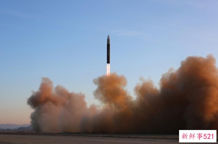 韩美军演之际朝鲜试射洲际导弹，金正恩现场指导