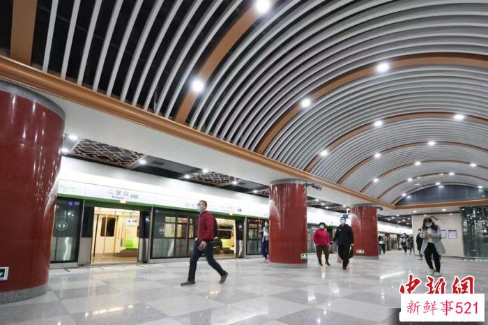 京港地铁16号线二里沟站2023年3月18日(星期六)正式开通。　记者贾天勇 摄