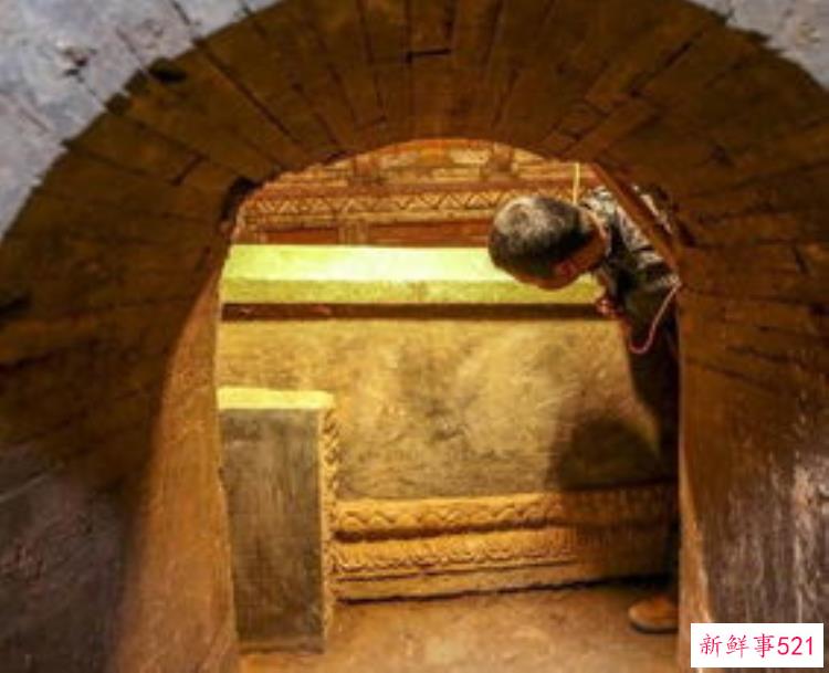 青岛汉代墓葬，考古挖出大墓陪葬品