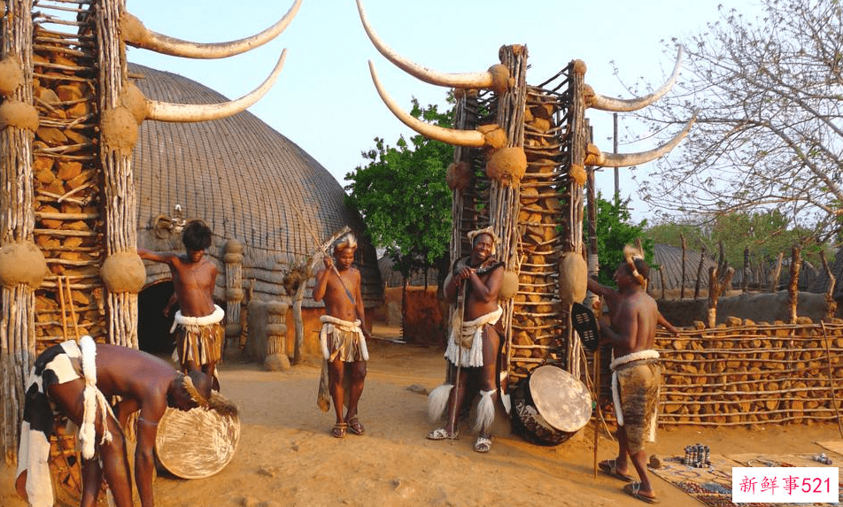 非洲“奇葩”部落：定期检验未婚男子贞操，检验方式过于搞笑