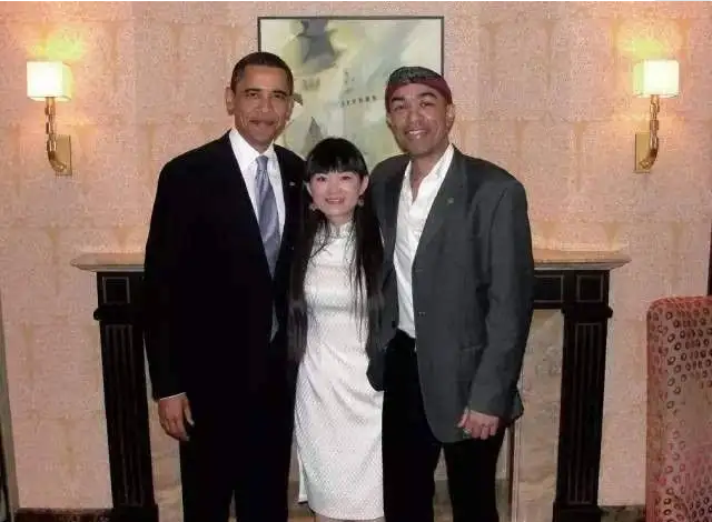 2008年，河南女孩刘雪华不顾反对嫁黑人，婚后得知他是奥巴马弟弟