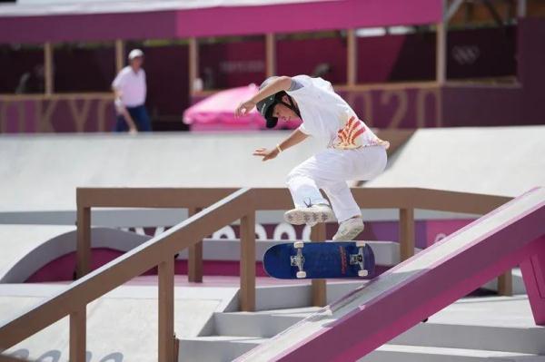 奥运会排名第六！16岁滑板少女，原来是练武术的