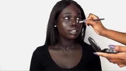 非洲女人用多少BB霜才能变白？化妆结束后，这效果没谁了！