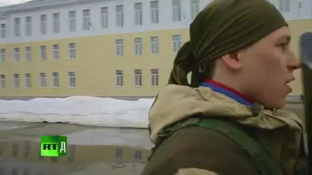 在北极抢救伤员有多难？俄美女军医告诉你，绑绷带也是技术活
