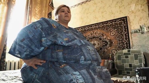 俄罗斯最胖女子重达530斤，楼下抱怨天花板都要塌了