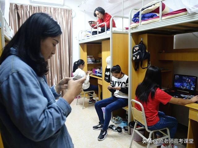湖南科技大学一宿舍4名女生，貌美如花，才华出众，全考上研究生
