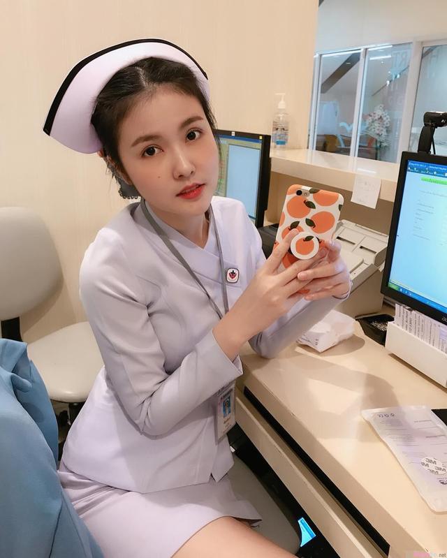 泰国清新甜美的美女护士Maypim