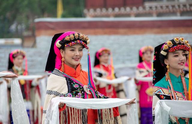 丹巴——珍藏着美人谷和中国最美乡村，被誉为千碉之国，拥有四最