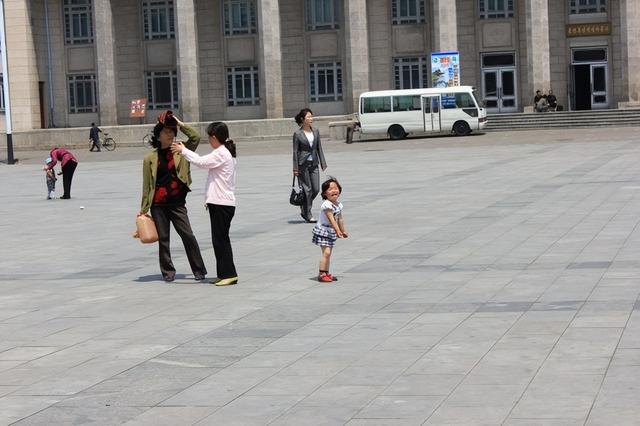 朝鲜观察，朝鲜女性能勤劳到什么程度？
