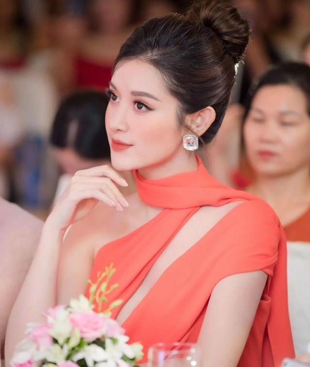 越南第一美女超级漂亮，美到天上去了，有多撩人？看了图片就知道